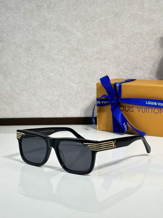 Picture of Louis Vuitton Sunglasses _SKUfw75840980fw